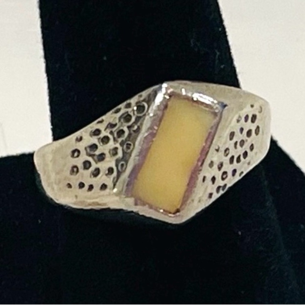 Silver Tone Art Deco Costume Ring w Yellow Stone Inlay | Size 6.75